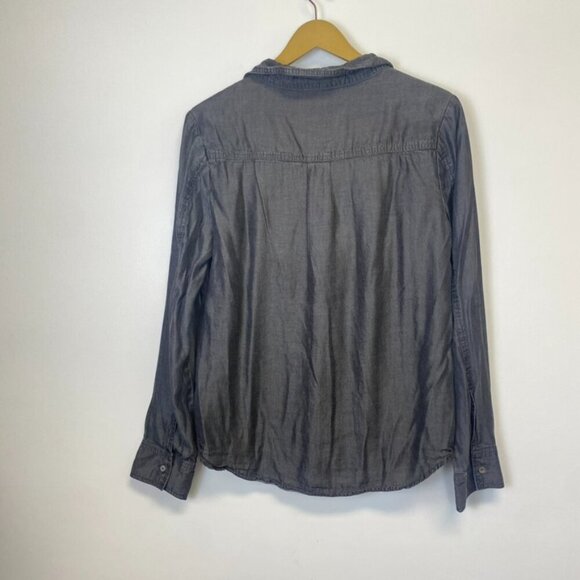 Chambrai Dark Button Down Top - Picture 8 of 9